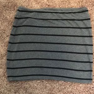 Cute grey striped stretchy skirt